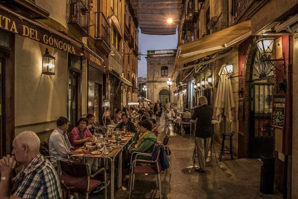 Casa Con Piscina Junto Catedral De Sevilla Kültér fotó